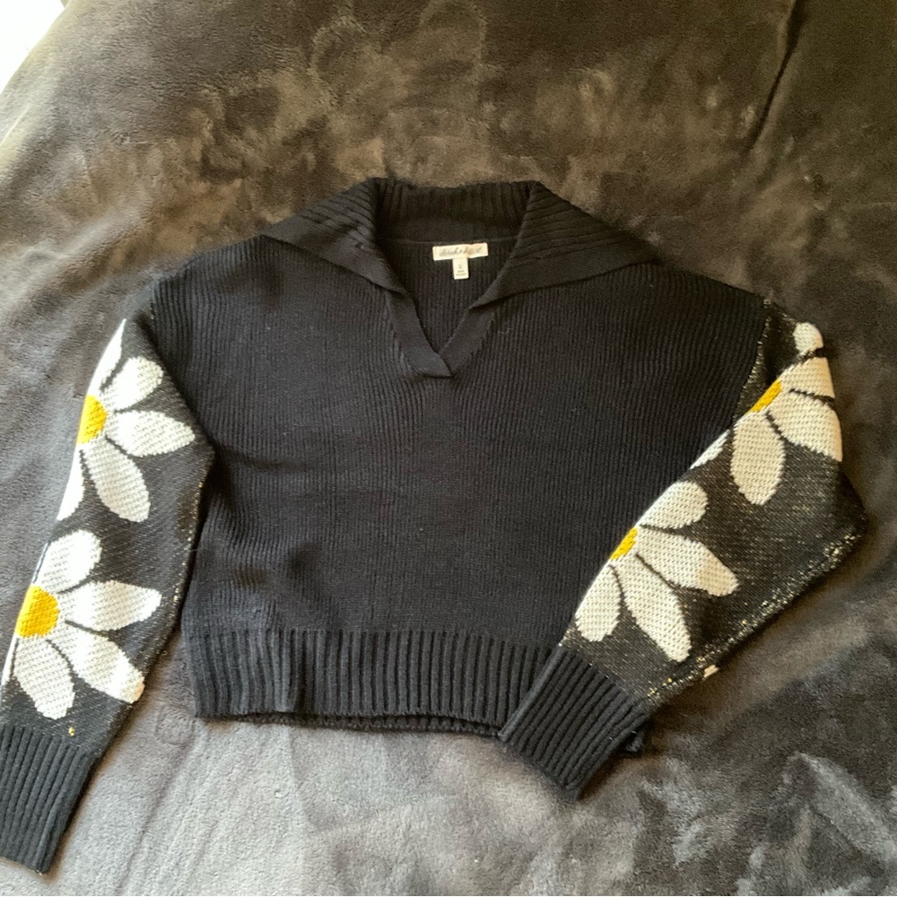 Collared long sleeve sweater with cute sunflowers